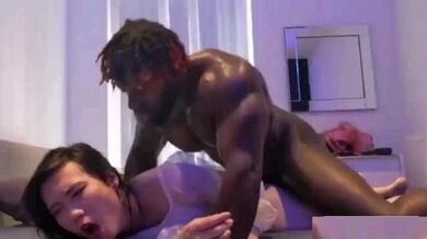 少妇让黑人操得高潮了几次